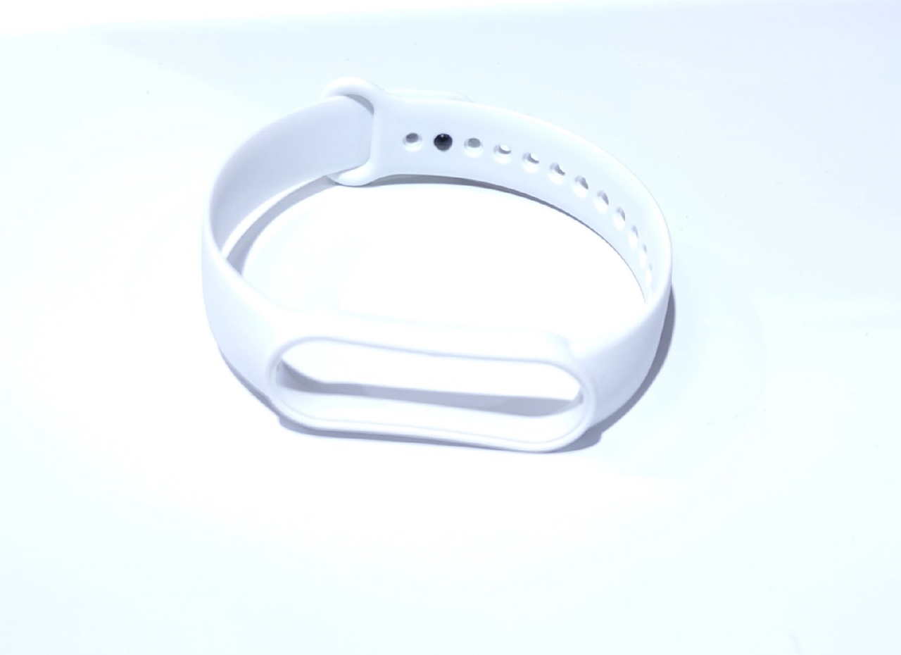Ремешок для фитнес-браслета Xiaomi Mi Band 5/6 OEM (белый)